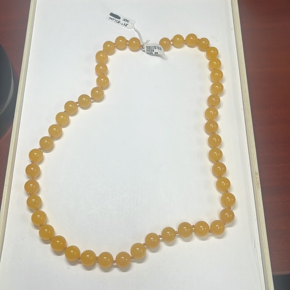 24 Yellow Jade - Picture 2 of 3